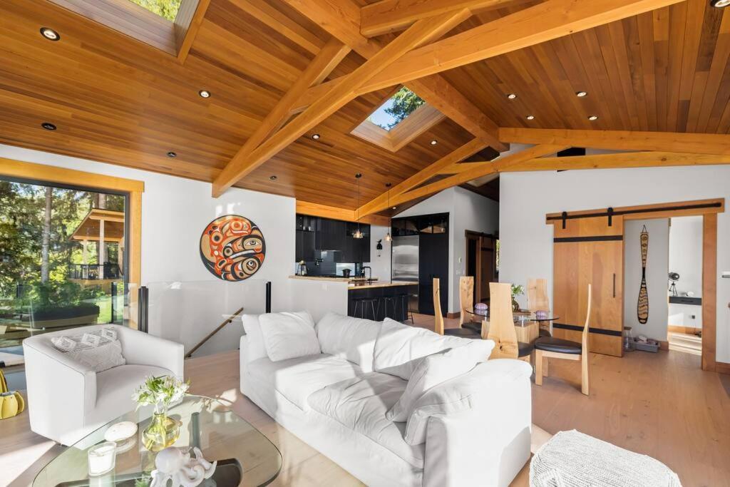 Kingfisher Manor Villa ซูค ภายนอก รูปภาพ
