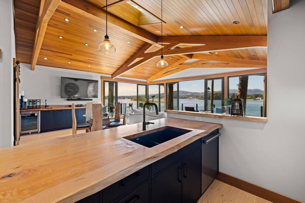 Kingfisher Manor Villa ซูค ภายนอก รูปภาพ